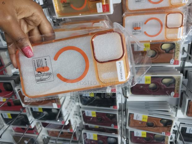 Magmat iPhone 17 Pro Max Transparent Magsafe Compatible Case - thumbnail 3