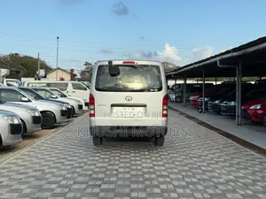 Toyota HiAce 2018 Grey