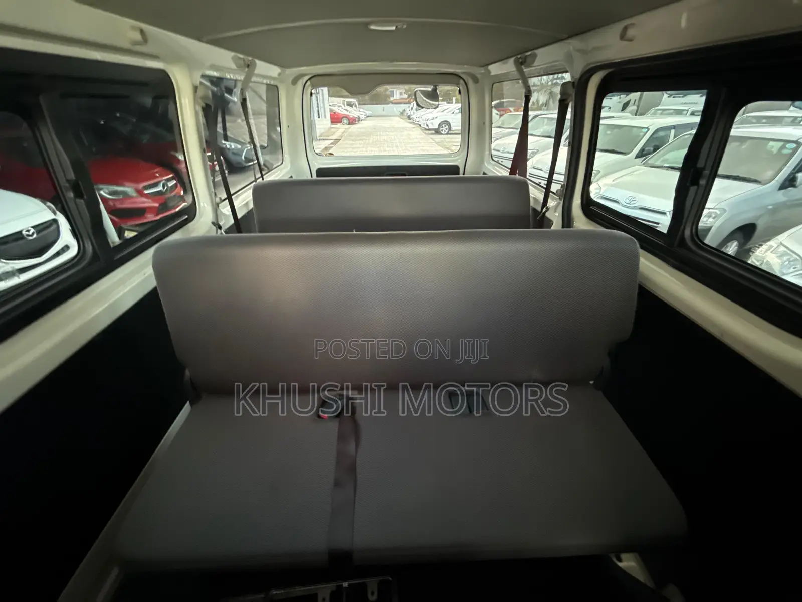 Toyota HiAce 2018 White
