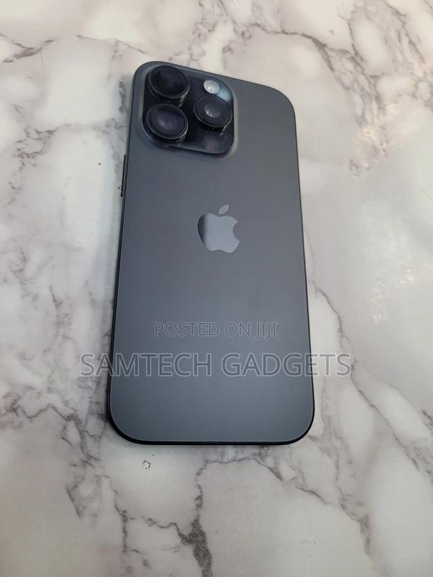 Apple iPhone 16 Pro 256 GB Black - main view