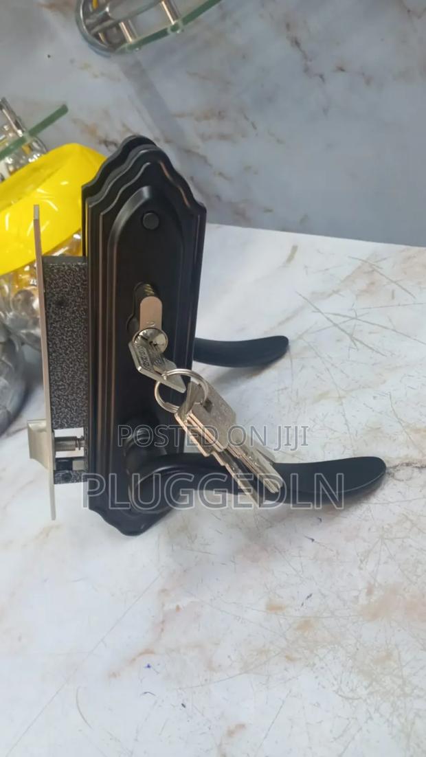 Door Lock With a Lever Handle - thumbnail 4