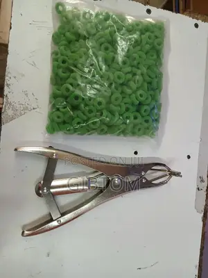 Applicator/Elastrator Pliers for Castration, Dehorning Docking