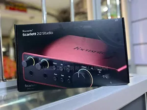 Focusrite Scarlett 2i2 Studio Cm25 Mkiii
