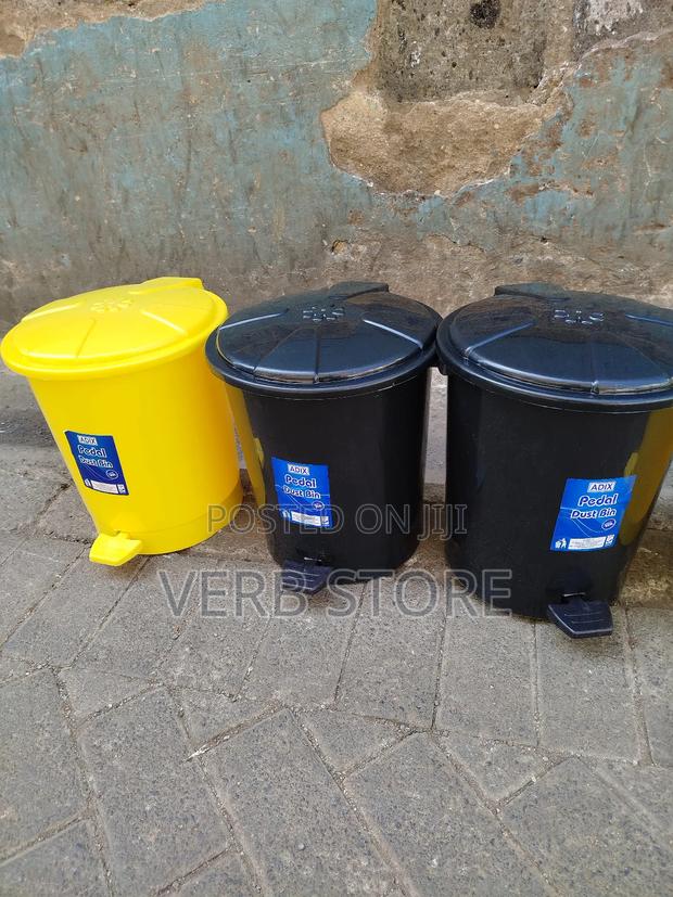 Adix 10 Litre Pedal Bin - thumbnail 2