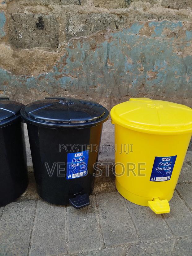 Adix 10 Litre Pedal Bin - thumbnail 3