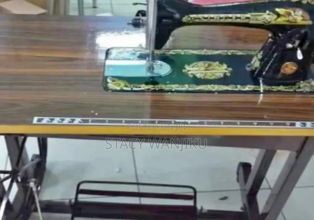Singer Sewing Machine Complete With Importable - main view