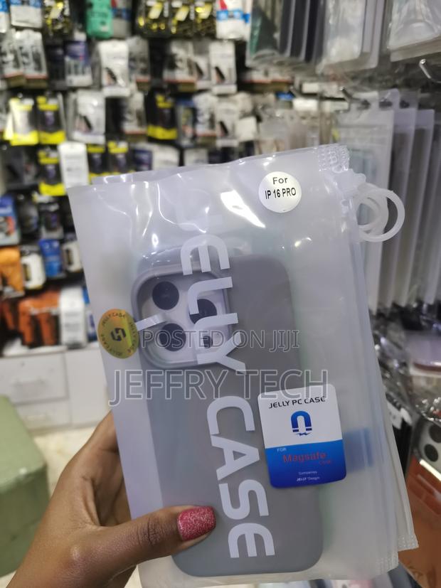 Liweigh iPhone 16 Pro Pc Hybrid Silicone Jelly Phone Case -Gray - thumbnail 3