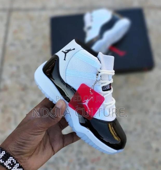 Jordan 11 Kidz Sizes From 25—To—-36 - thumbnail 2