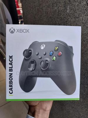 An Xbox Wireless Controller in the Carbon Black Color. - thumbnail 2