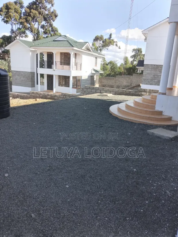 4bdrm Maisonette in Baboon Crescent, Kibiku for sale