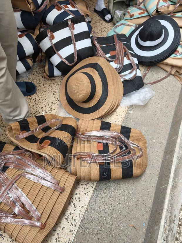 Multicoloured Stylish Ladies Summer Straw Hats With Matching Handbags