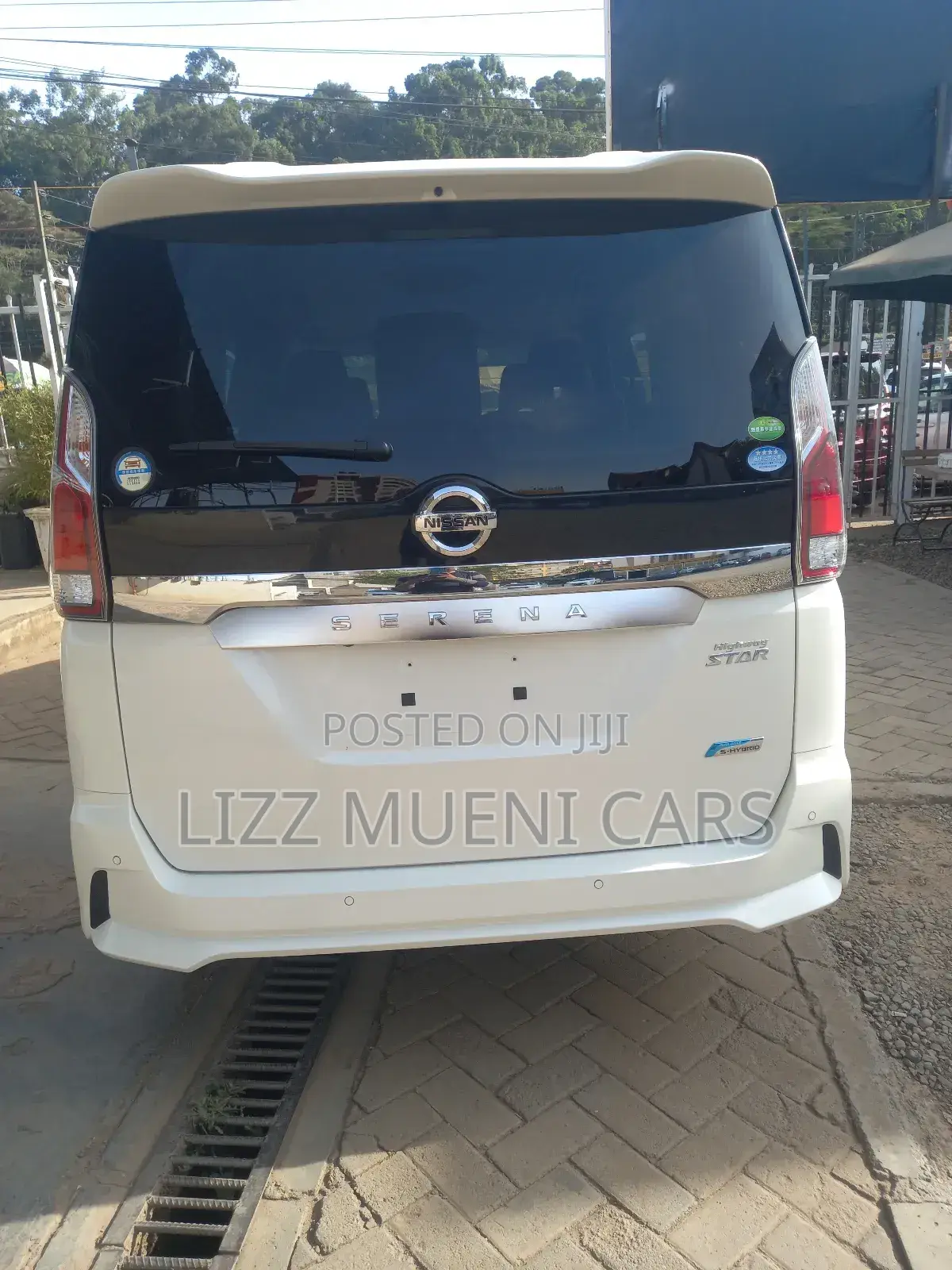 Nissan Serena 2018 White