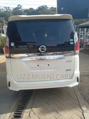 Nissan Serena 2018 White