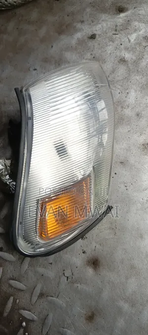 Toyota 102/100 Corner Light