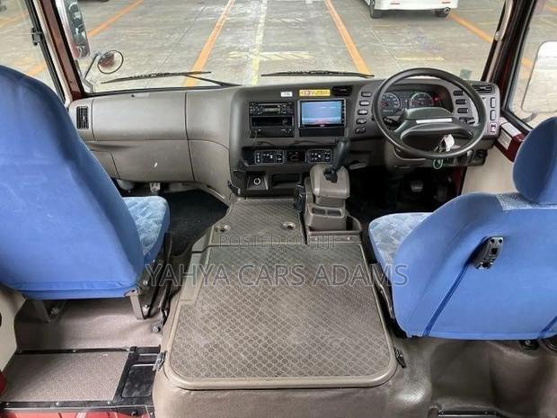 Mitsubishi Fuso Rosa 2018 Brown - thumbnail 7