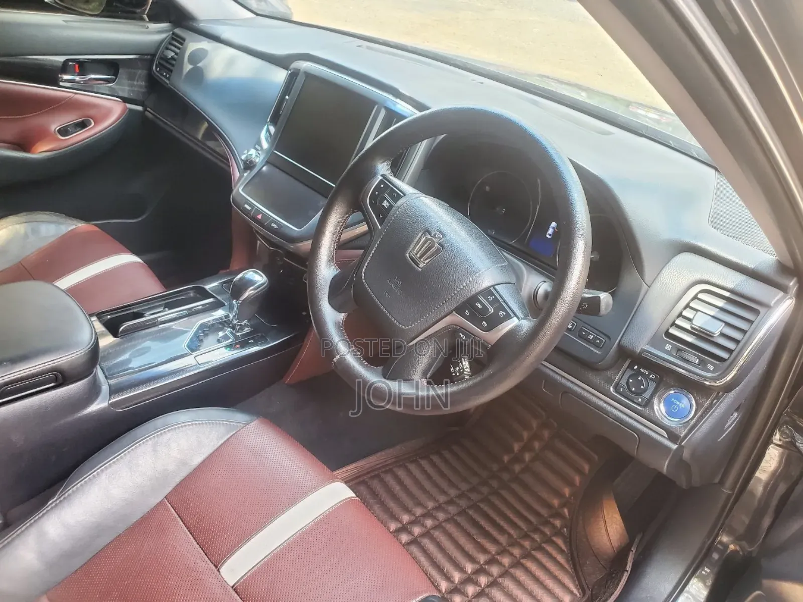 Toyota Crown 2014 Black