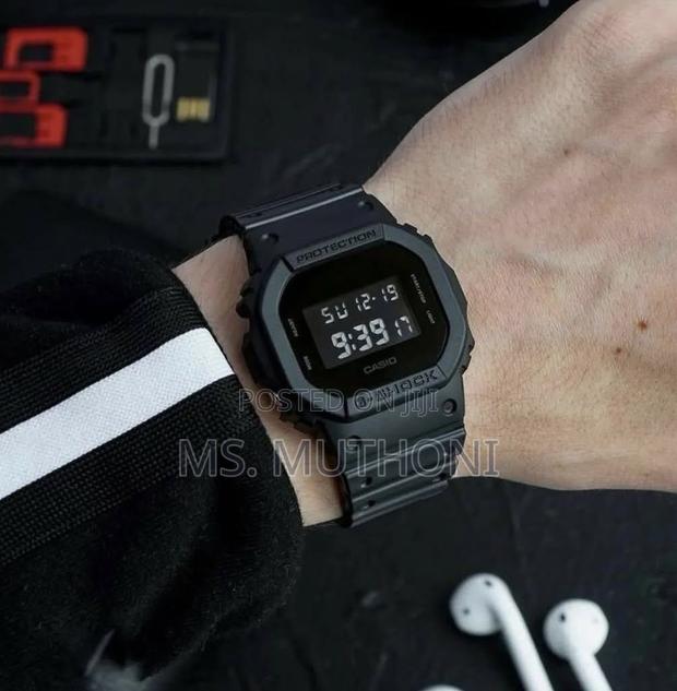 Students’Casio G-Shock Dw-5600bb-1dr Digital Watch - thumbnail 2
