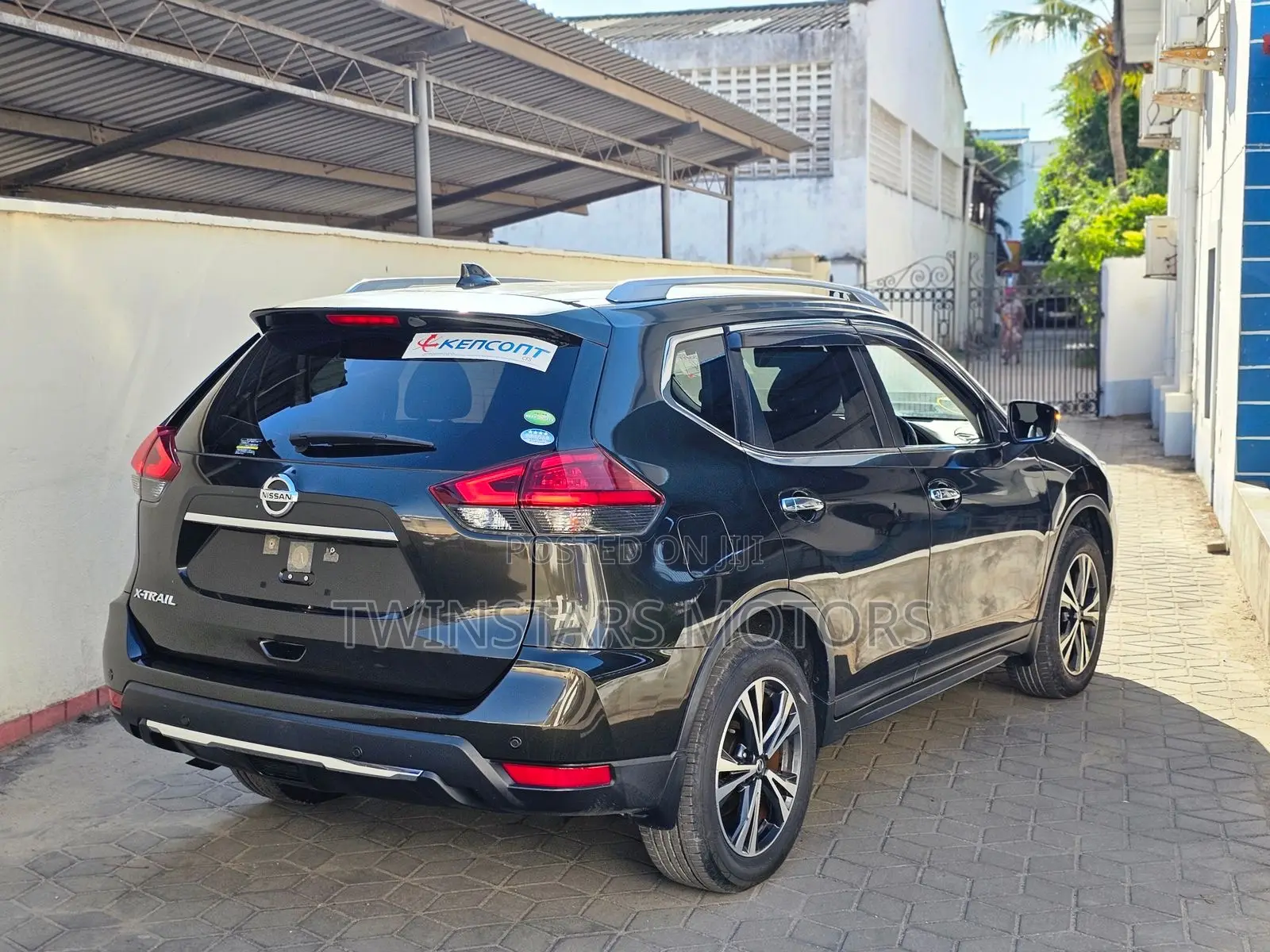 Nissan X-Trail 2.5 Petrol AWD 2018 Green