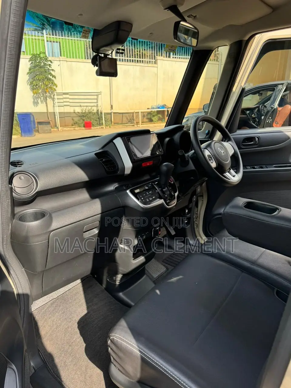 Honda N-Box 660 FWD 2018 Beige