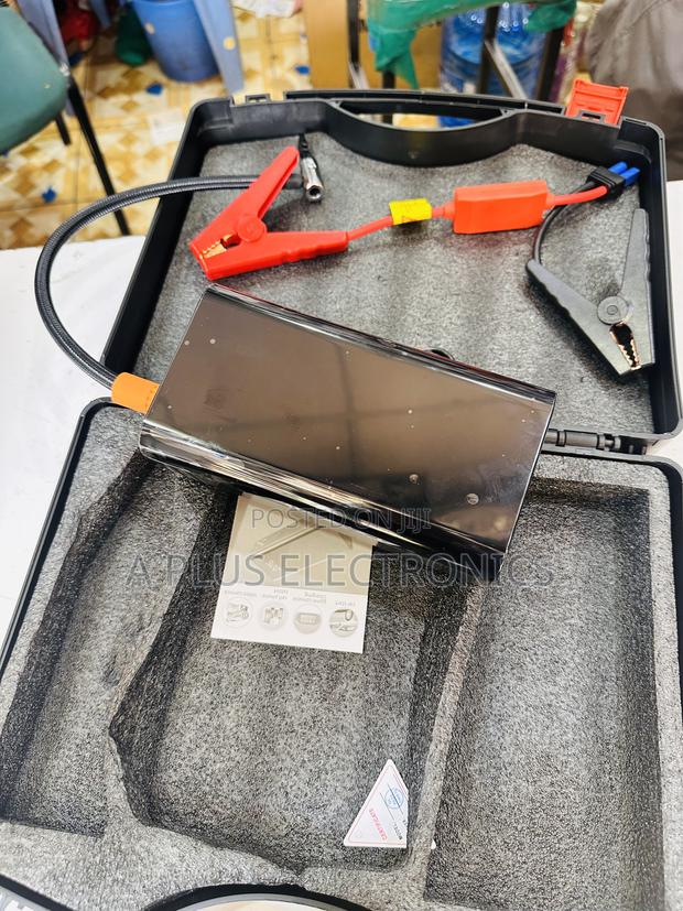 Powerful Q7 80000mah Jumpstarter + Tyre Inflator for Cars
