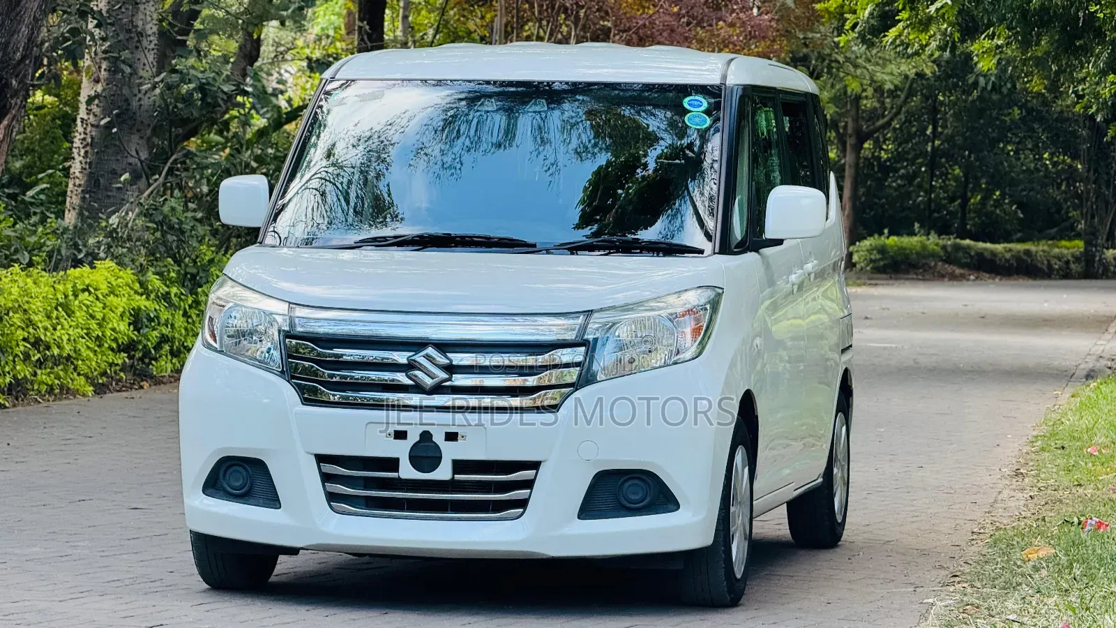 Suzuki Solio 2018 White