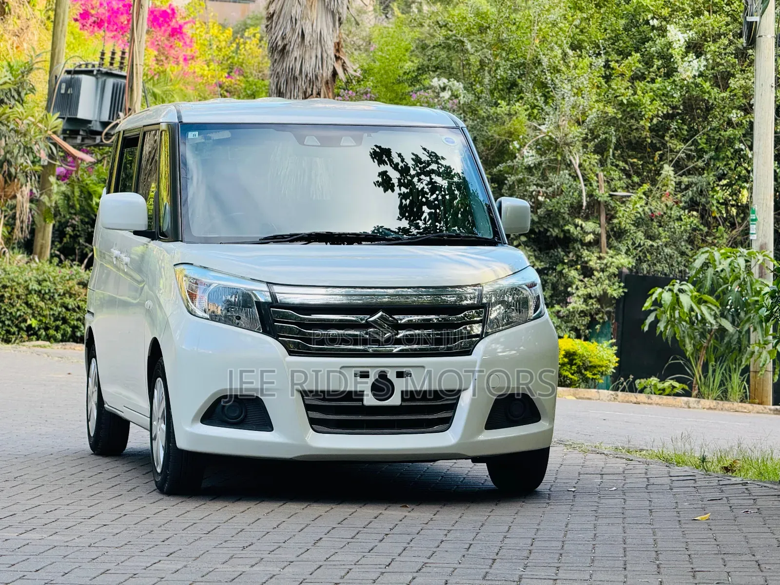 Suzuki Solio 2018 White