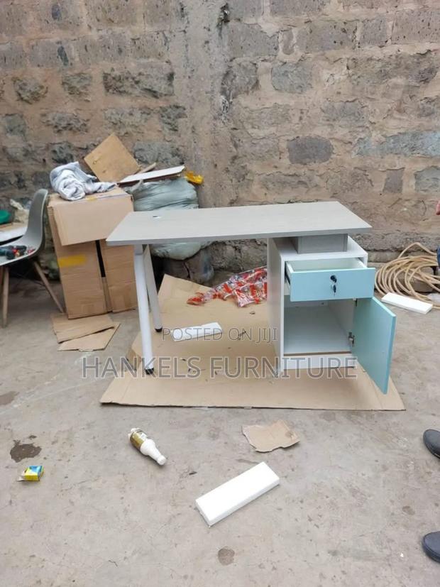Modern Working Office Desk – Sleek Functional - thumbnail 2