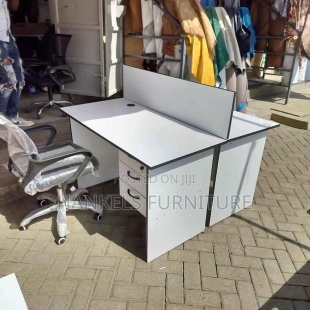 Modern Twin Workstation for Compact Offices
