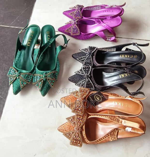 Classy Heels
37-41
Available - main view