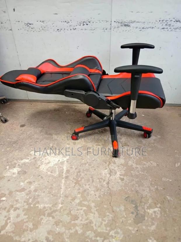 Ergonomic Gaming Chair Built for Long Sessions - thumbnail 2