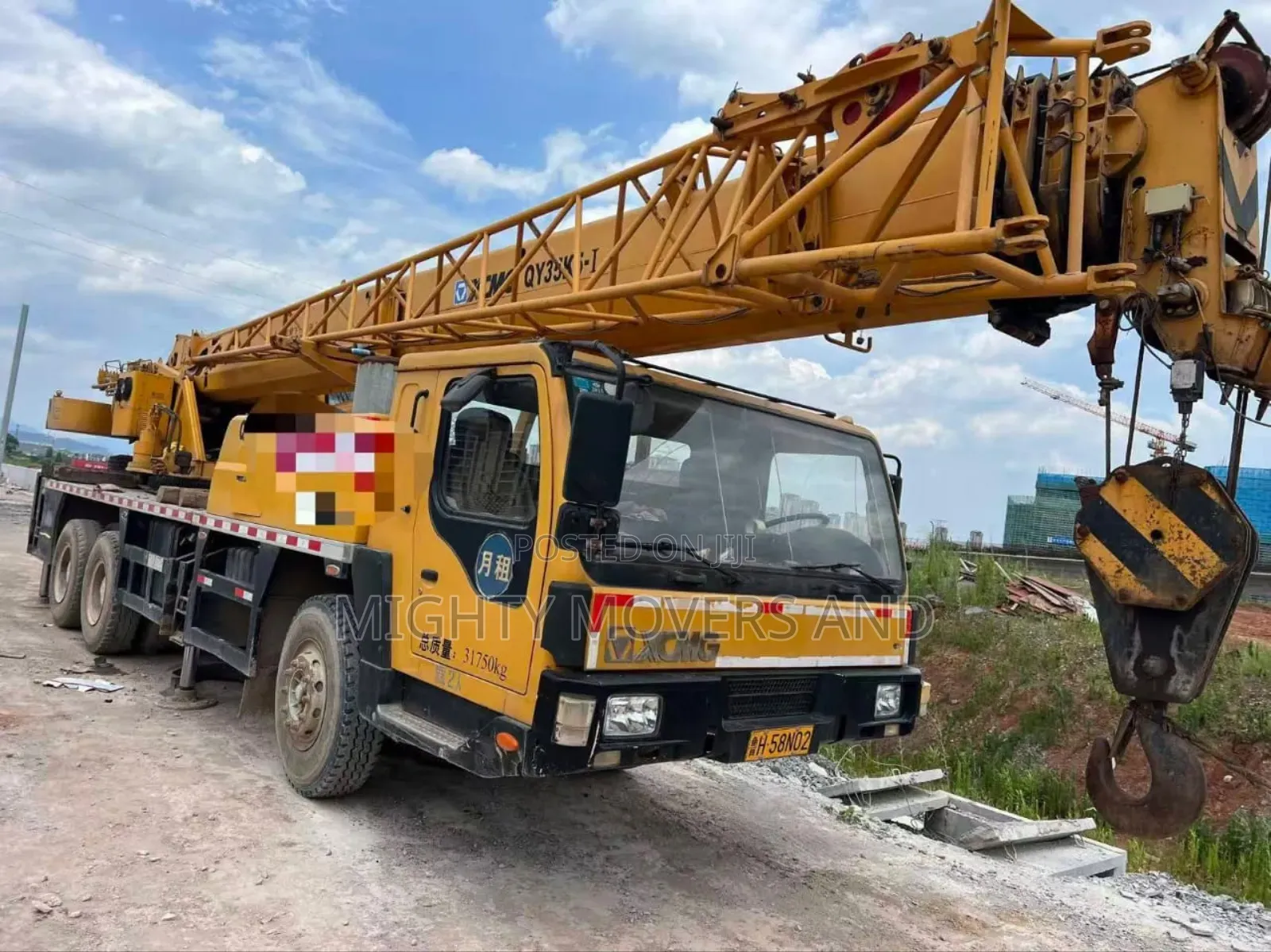 Trailers With Cranes Are Available for Hoisting and Logistics
