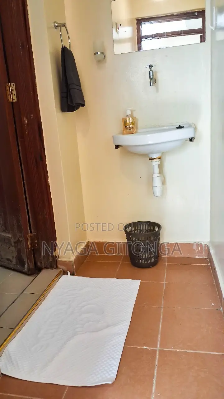 Cozy Airbnb Near SGR and Airport