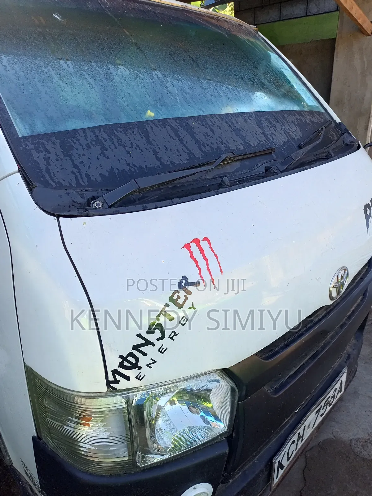 Toyota HiAce 2009 White