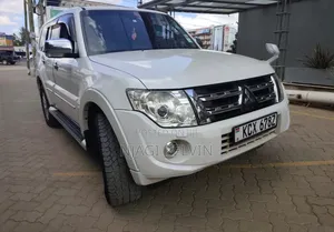 Mitsubishi Pajero 2012 White