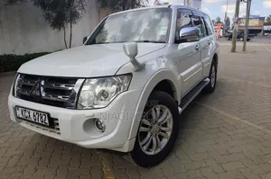 Mitsubishi Pajero 2012 White