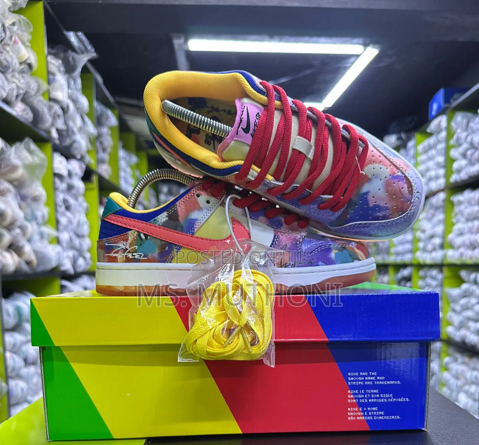 Dunk Low Sb "Friends Family - Laboratories - Sunblush" Sneakers