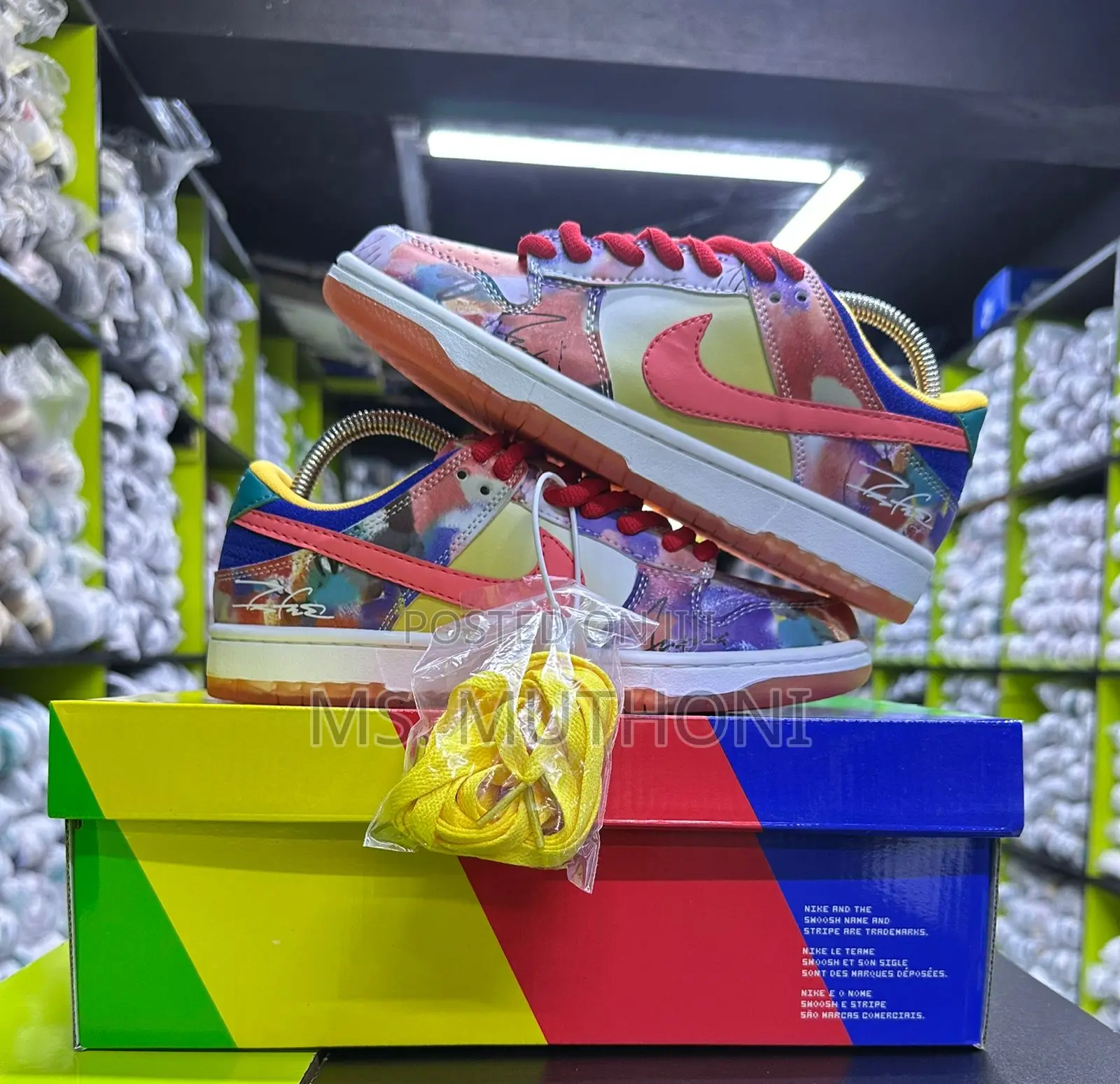 Dunk Low Sb "Friends Family - Laboratories - Sunblush" Sneakers