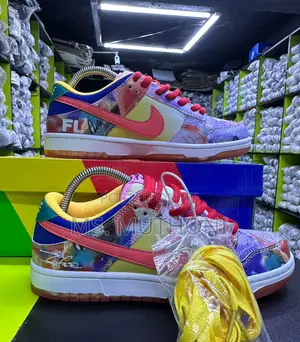 Dunk Low Sb "Friends Family - Laboratories - Sunblush" Sneakers