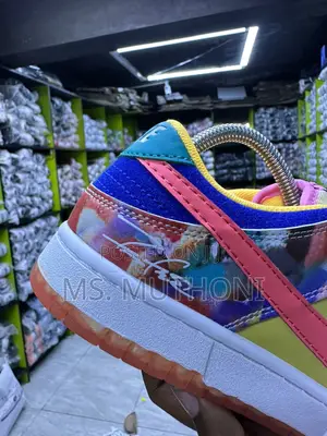 Dunk Low Sb "Friends Family - Laboratories - Sunblush" Sneakers