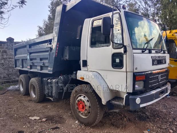 Ashok Leyland 2518i - main view