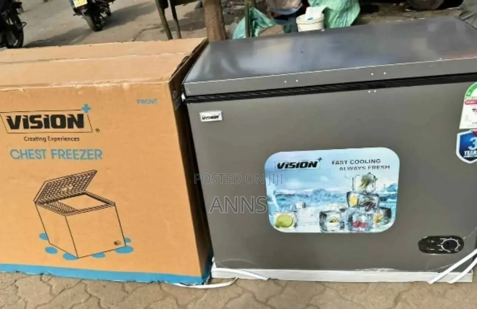 Single Door 300 Litres Vision Chest Freezer
