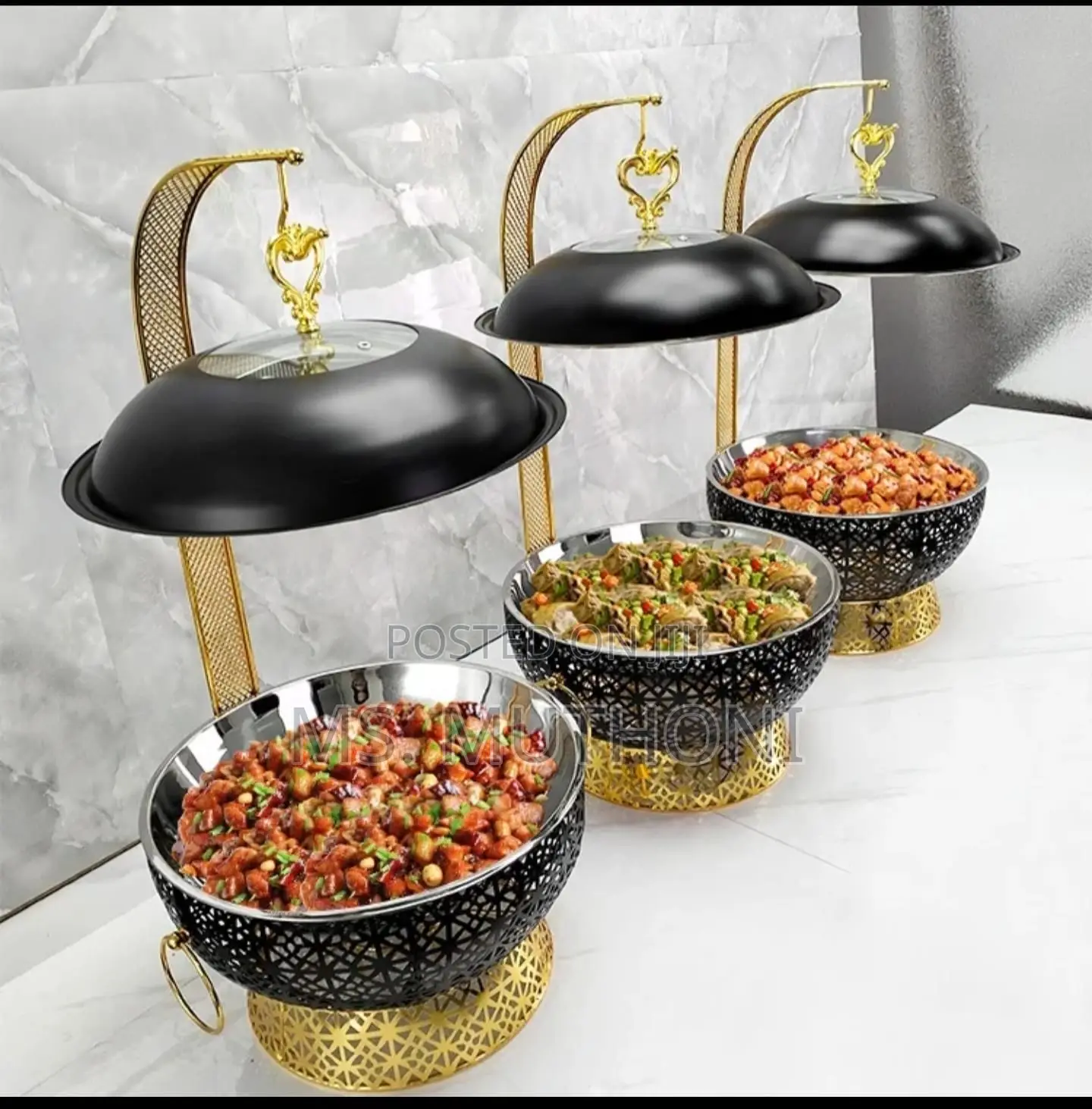 Luxury 8 L Stainless Steel Chafing With Elegant Black and Gold Design.