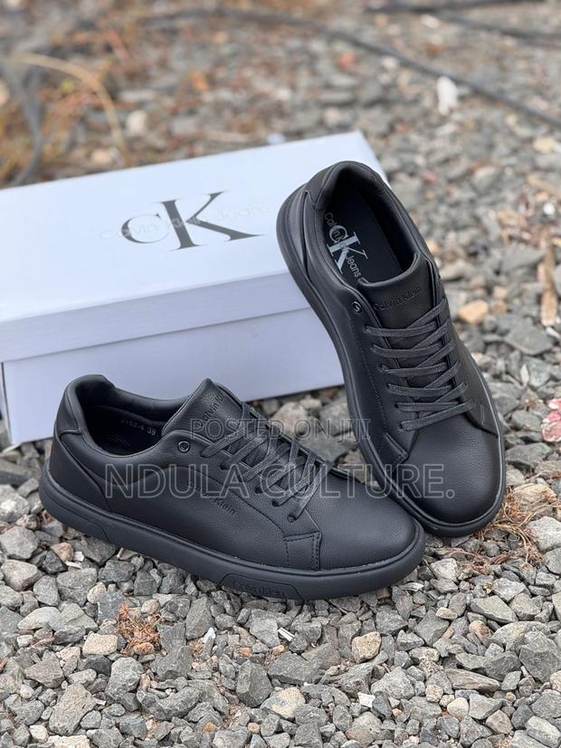 Calvin Klein Casuals - thumbnail 4