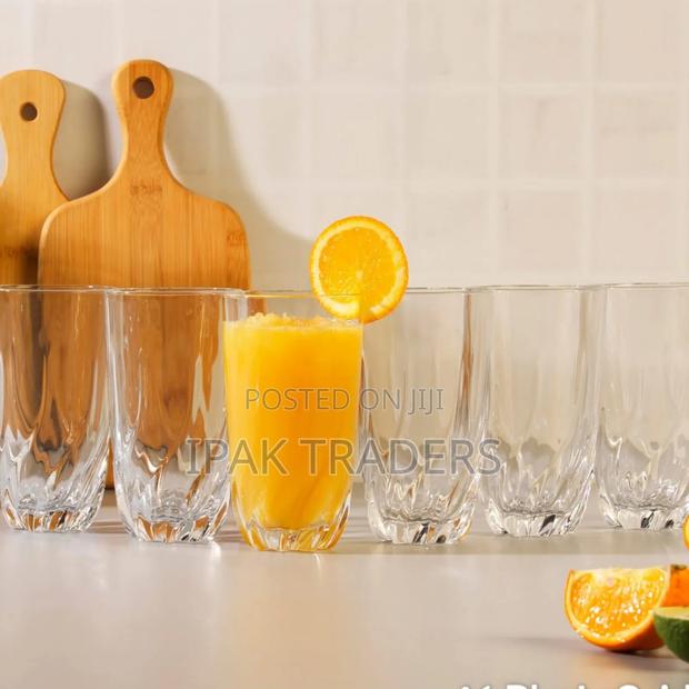 Twisted Water Glass*
*Capacity:* 300ml Contains:* 6 Glasses