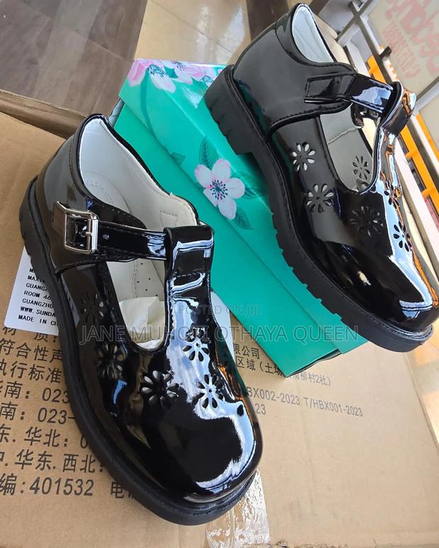 *Girls High-Quality Black Wipe and Go School Shoes*