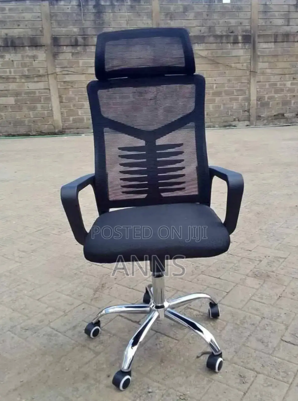 Black Office Chair With Headrest
