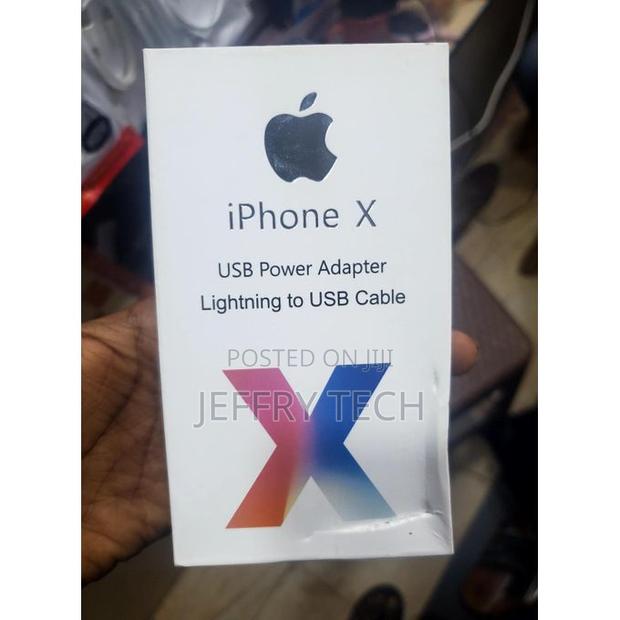 Fast Charging iPhone X Charger-White - thumbnail 3