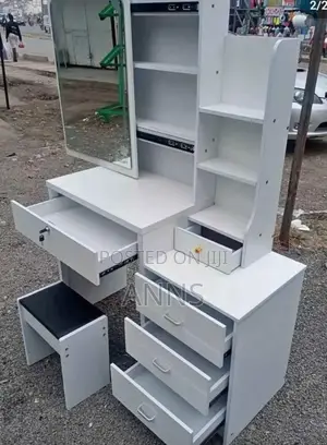 Classic Dressing Table With a Wide Sliding Mirror