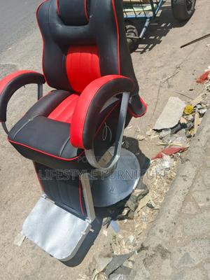 Kinyozi Seats - main view