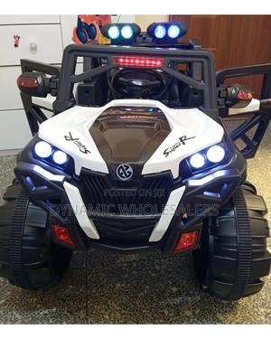 Kids' Battery-Operated Electric Ride-on Toy Jeep - thumbnail 2